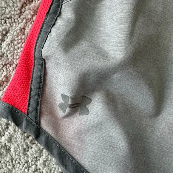 Under Armour Shorts - Picture 2 of 5